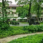 Farmona Business & 3* Krakov