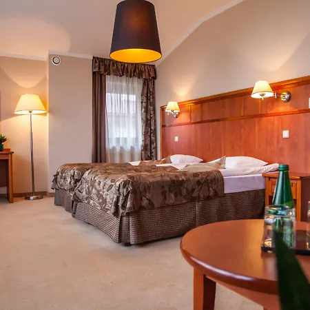 Farmona Business & מלון 3*