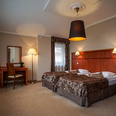 Farmona Business & מלון 3*