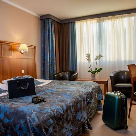 호텔 파르모나 비즈니스&스파 3*