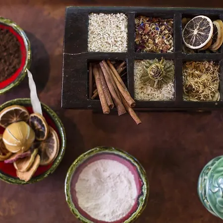 파르모나 비즈니스&스파 호텔